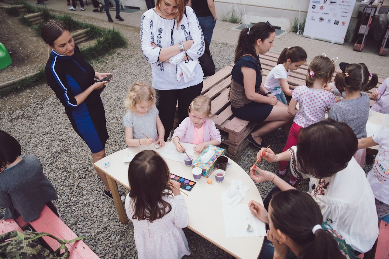 Activitate outdoor cu copiii